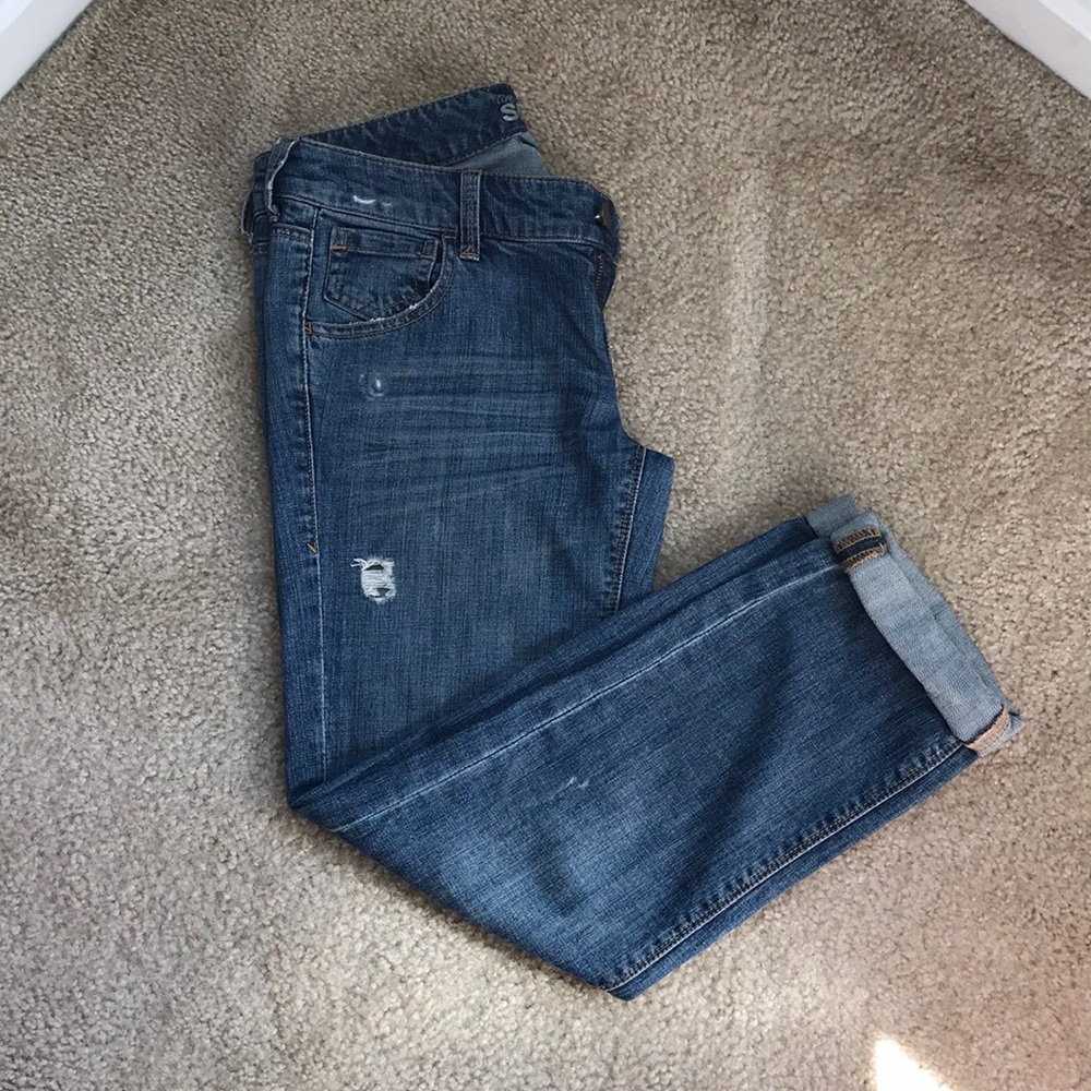 Distressed boyfriend jeans